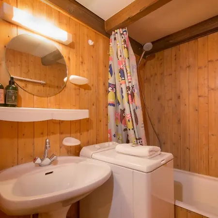 Sainte-foy-l'argentiere Sleeps 2 Apartment *